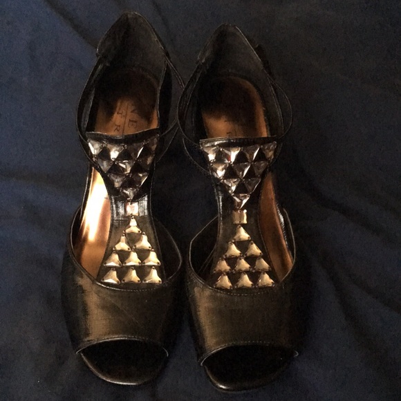 Black heels with jewels - Picture 2 of 3